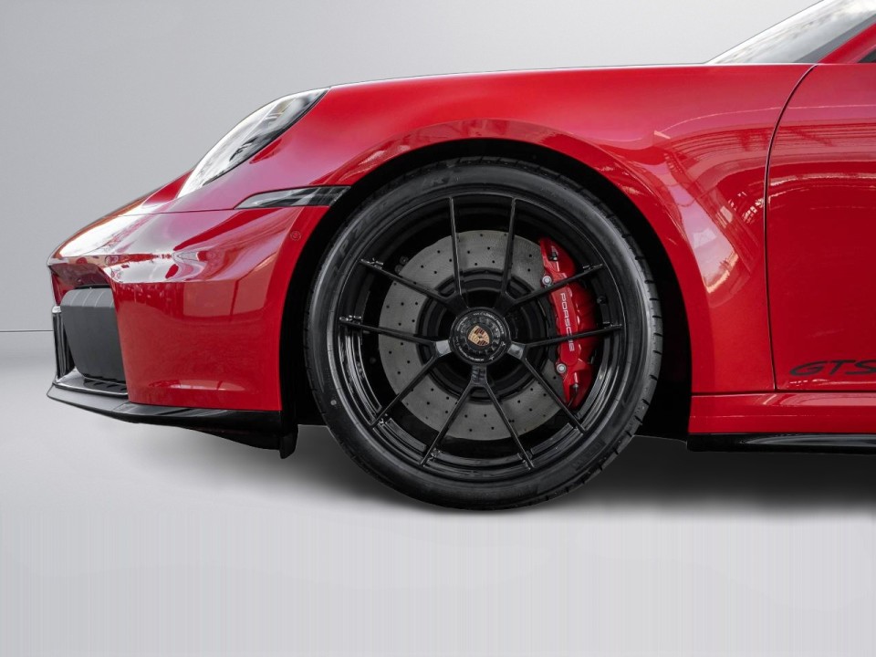 Porsche 911 Carrera 4 GTS - foto 33