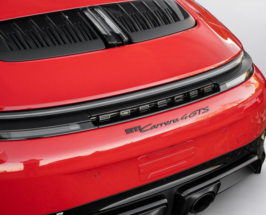 Porsche 911 Carrera 4 GTS - foto 30
