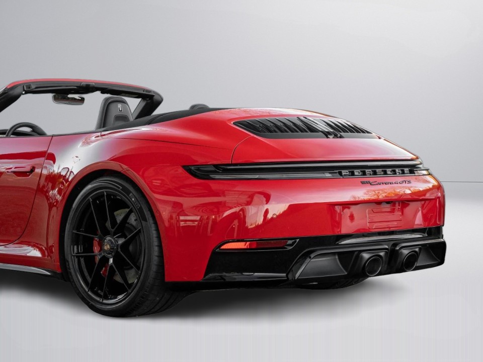 Porsche 911 Carrera 4 GTS - foto 32