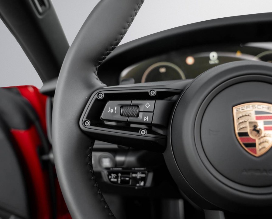 PORSCHE 911 2025 — imagine 19