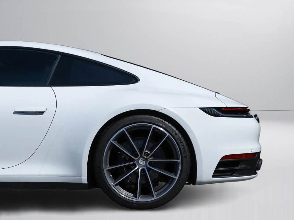 Porsche 911 Carrera 4 - foto 30