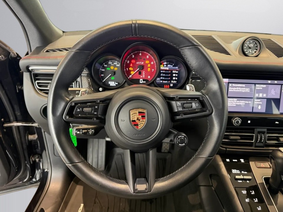 PORSCHE Macan 2023 — imagine 19