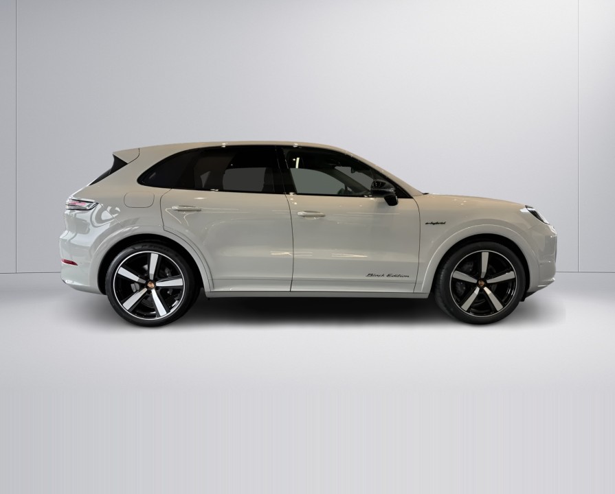 PORSCHE Cayenne 2025 — imagine 2