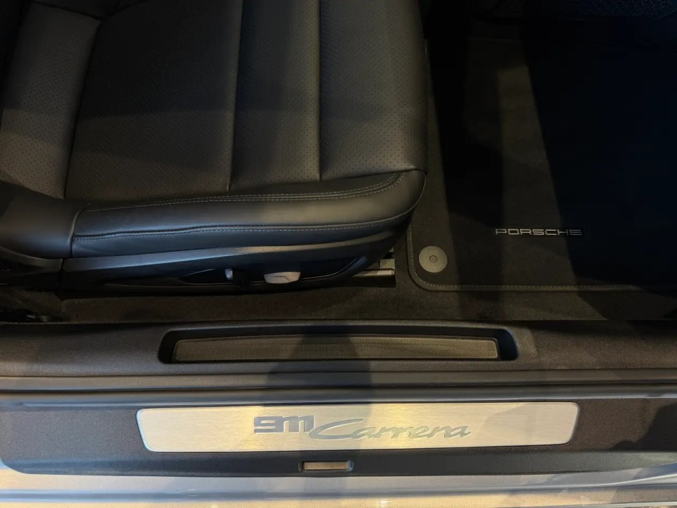 Porsche 911 Carrera - foto 16