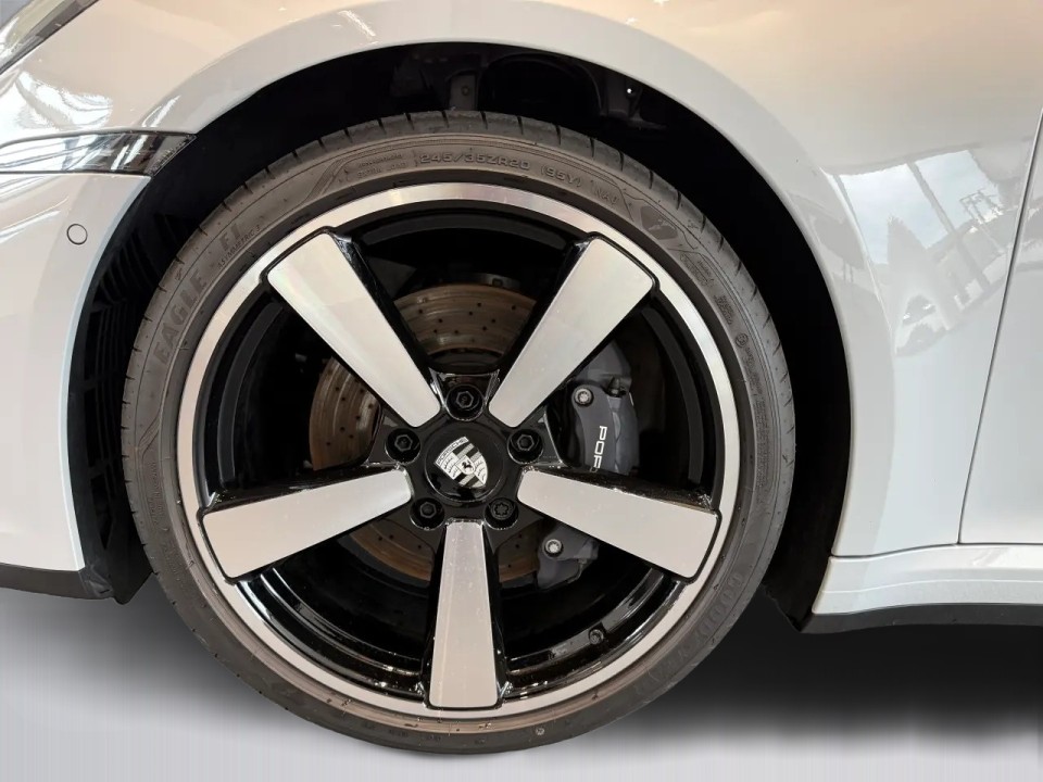 Porsche 911 Carrera - foto 21