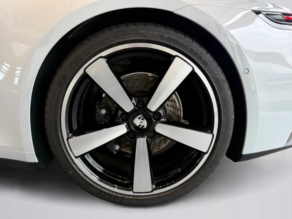 Porsche 911 Carrera - foto 23