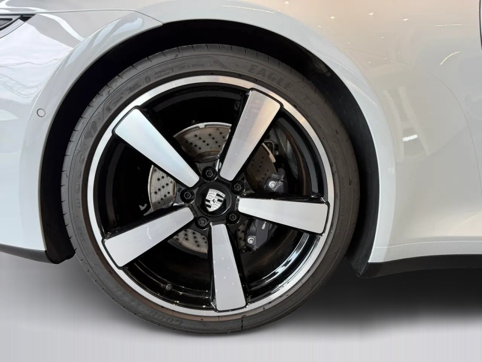Porsche 911 Carrera - foto 24