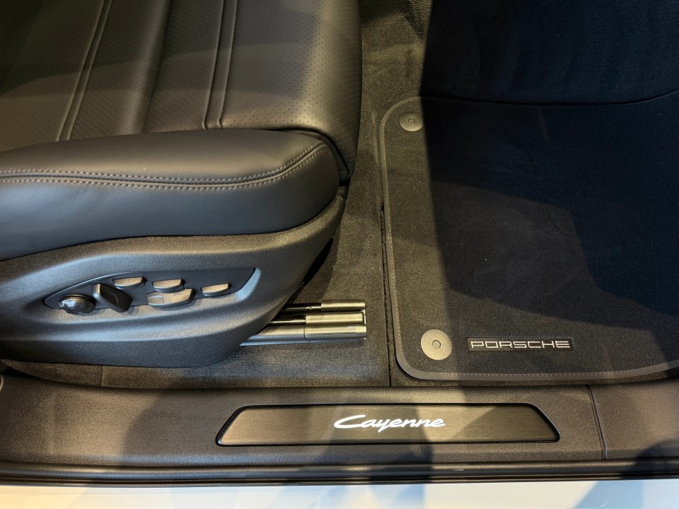 Porsche Cayenne Coupe E-Hybrid Black Edition - foto 17