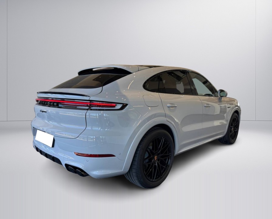 PORSCHE Cayenne Coupe 2026 — imagine 3