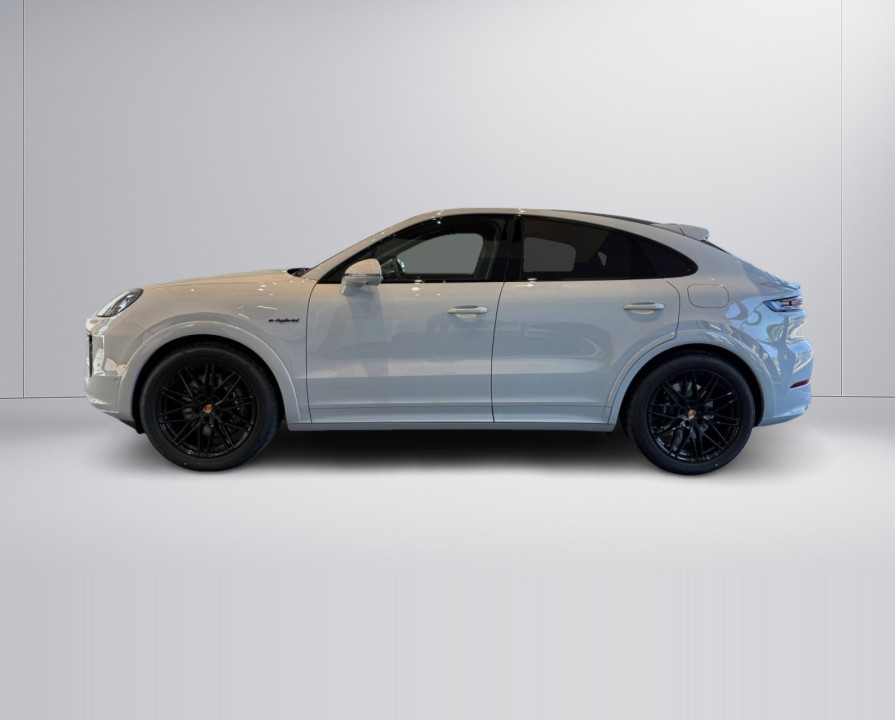 PORSCHE Cayenne Coupe 2026 — imagine 14