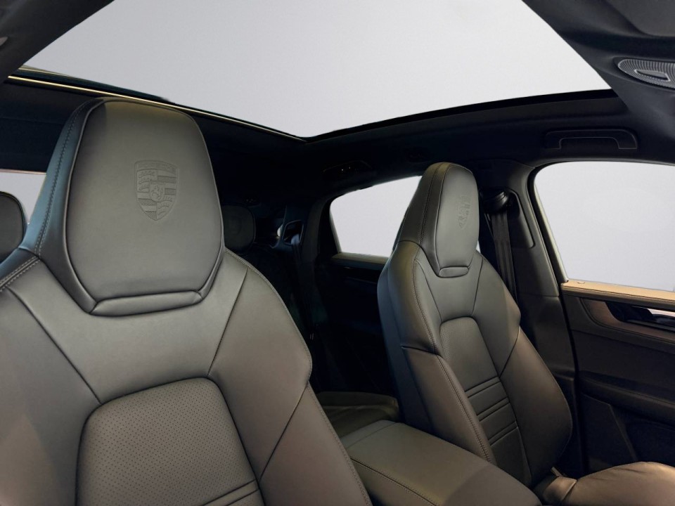 PORSCHE Cayenne Coupe 2026 — imagine 20
