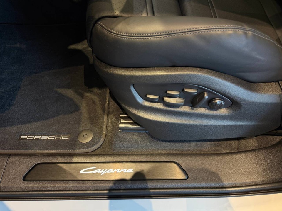 Porsche Cayenne Coupe E-Hybrid Black Edition - foto 18