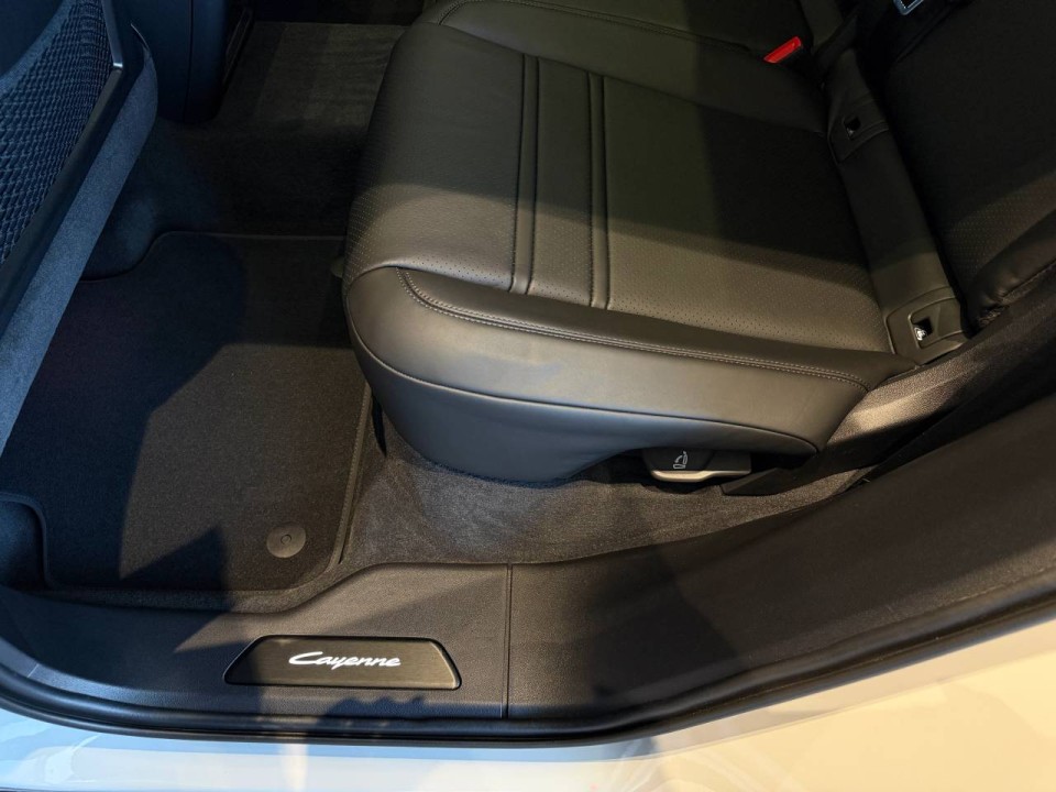 Porsche Cayenne Coupe E-Hybrid Black Edition - foto 19