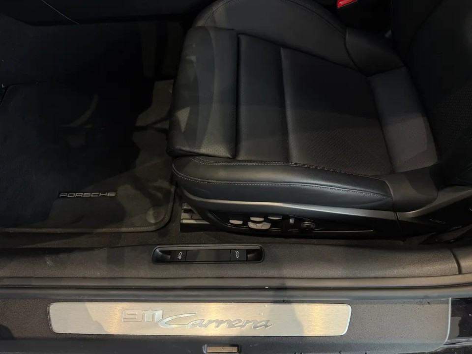Porsche 911 Carrera - foto 16