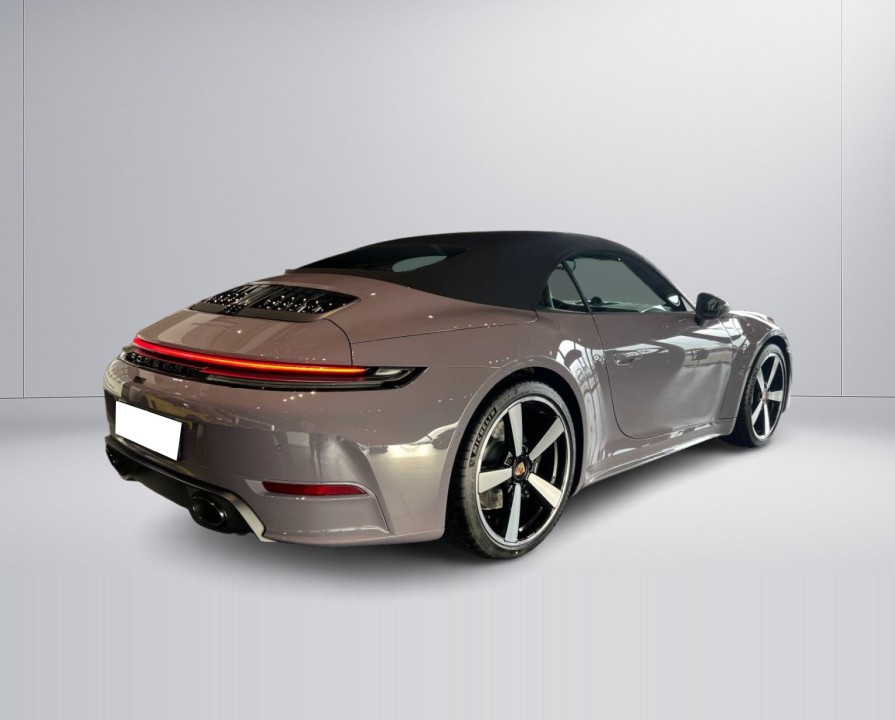 PORSCHE 911 2026 — imagine 3