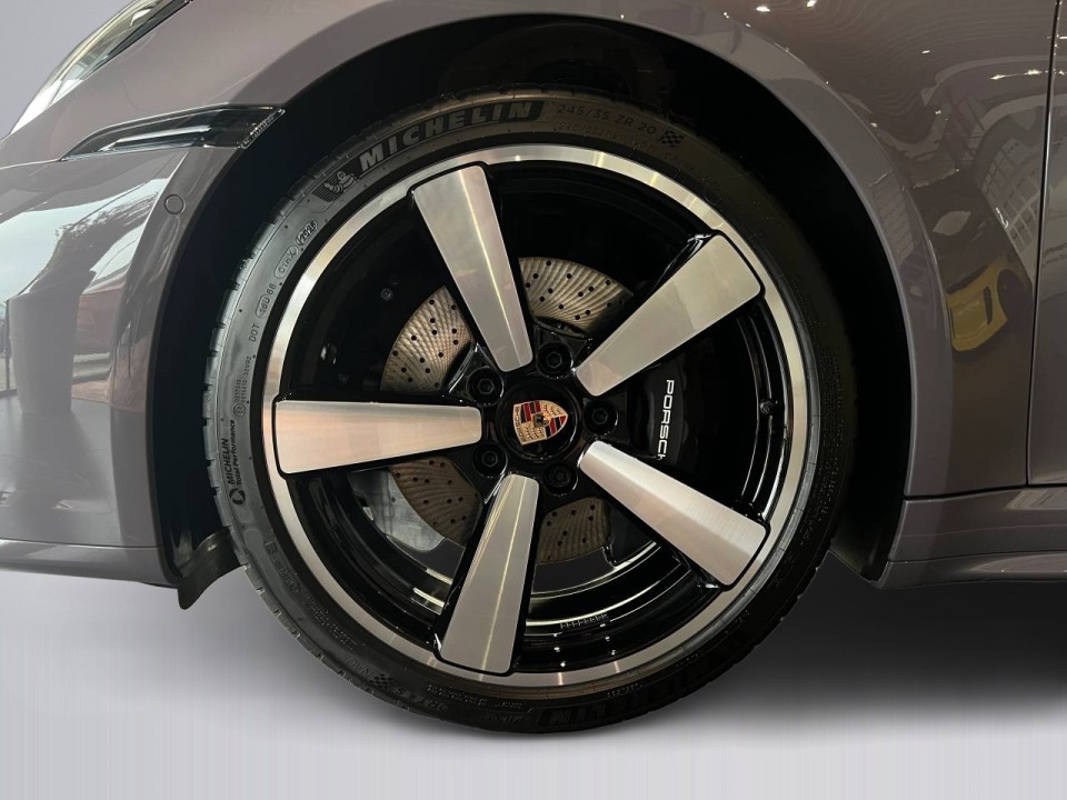 Porsche 911 Carrera Cabriolet - foto 31