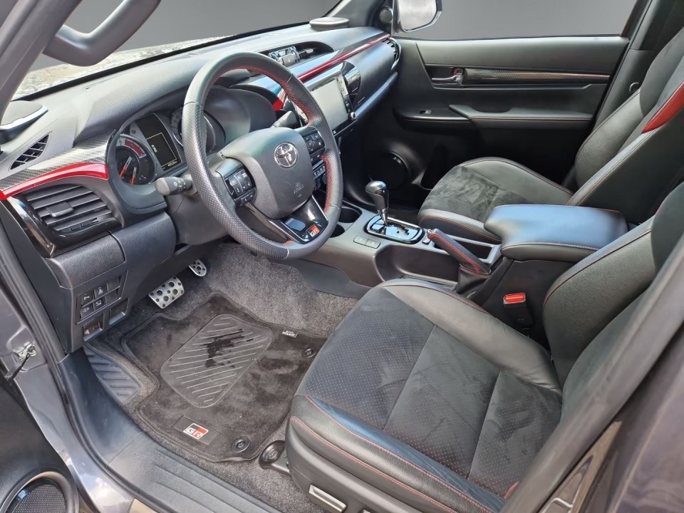 Toyota Hilux Double Cab GR Sport - foto 11
