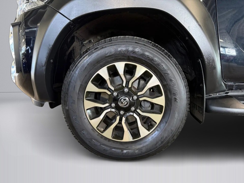 Toyota Hilux Double Cab GR Sport - foto 17