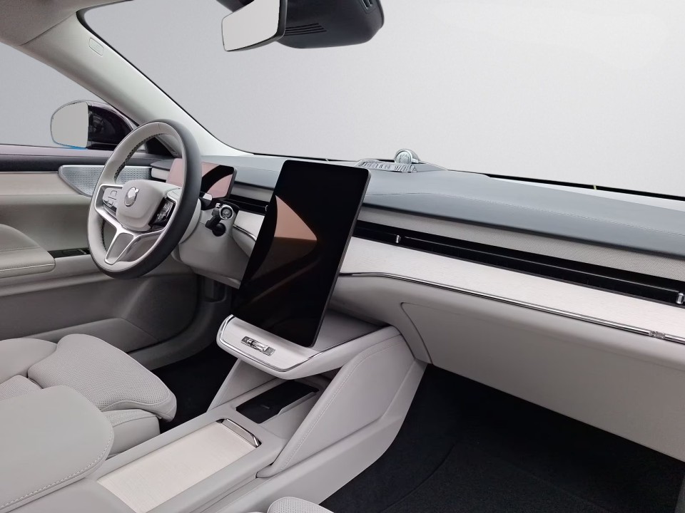 VOLVO Unknown Model 2025 — imagine 17