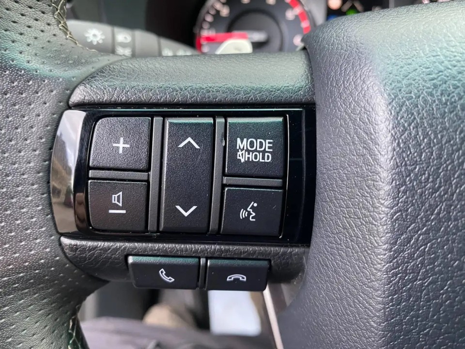 Toyota Hilux - foto 7