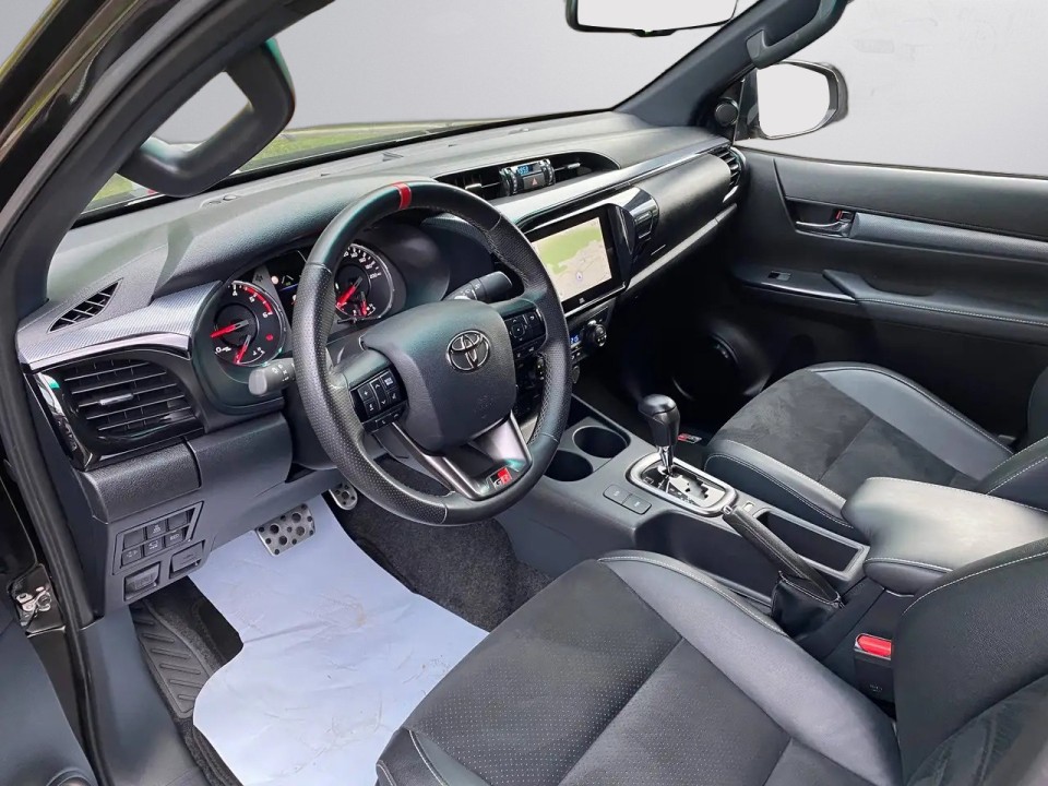TOYOTA Hilux 2025 — imagine 4