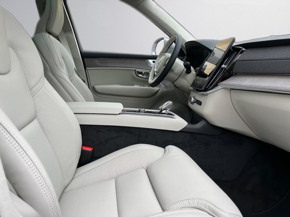 VOLVO XC90 2025 — imagine 17