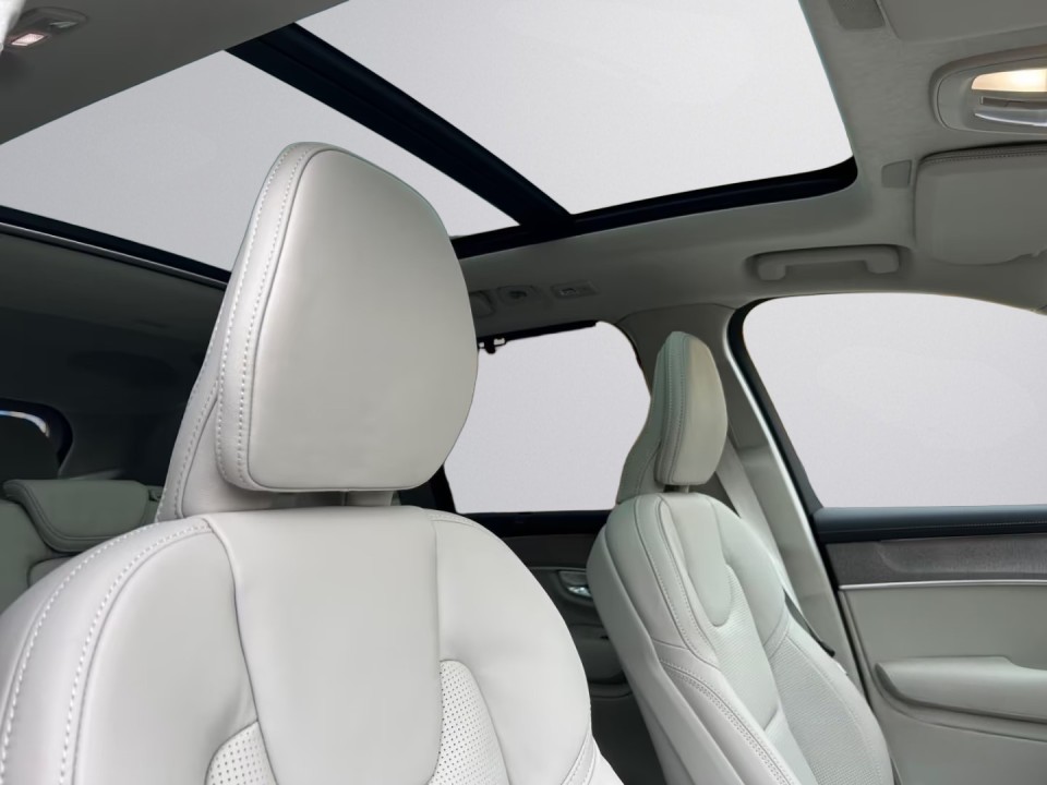 VOLVO XC90 2025 — imagine 20
