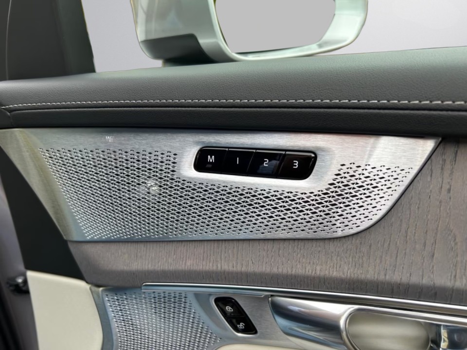 Volvo XC 90 T8 Recharge AWD Ultra Bright - foto 15