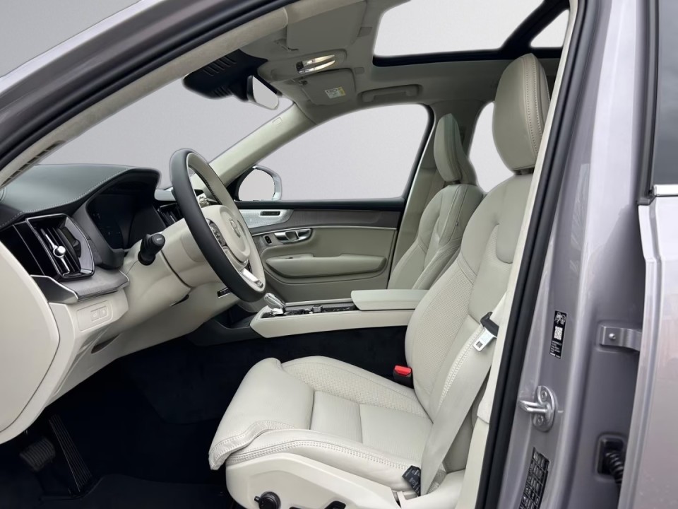 VOLVO XC90 2025 — imagine 16