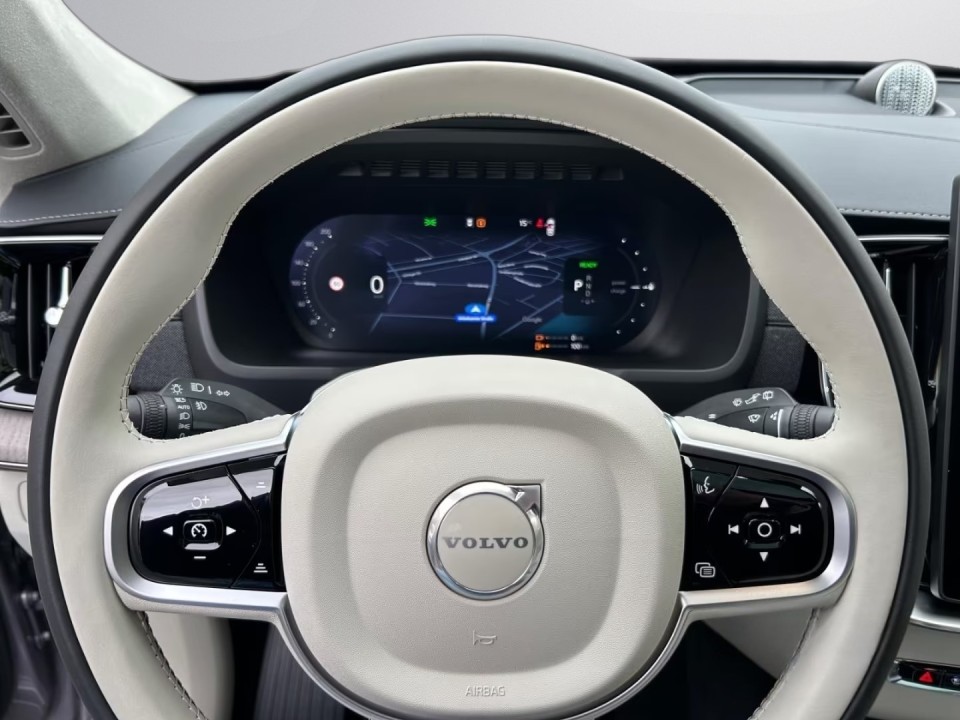 VOLVO XC90 2025 — imagine 5
