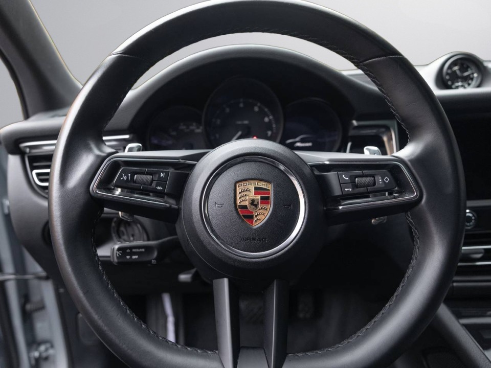 PORSCHE Macan 2023 — imagine 19
