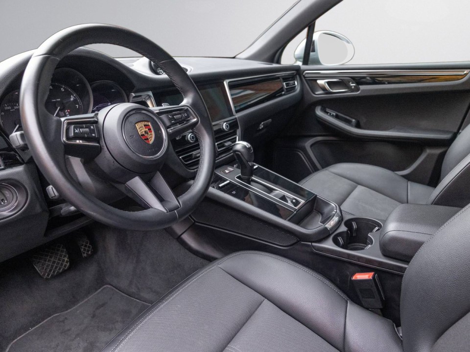 PORSCHE Macan 2023 — imagine 16