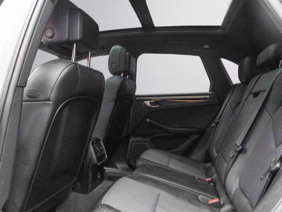 PORSCHE Macan 2023 — imagine 18