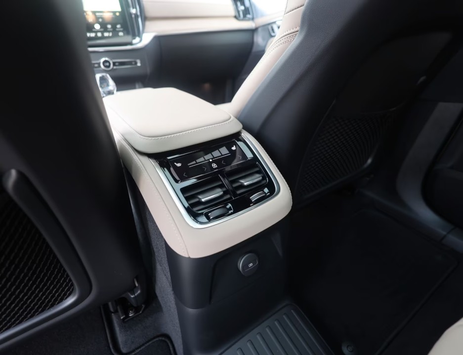Volvo XC 90 T8 Recharge AWD Ultra Dark - foto 20
