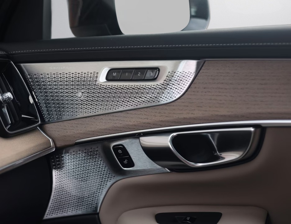 Volvo XC 90 T8 Recharge AWD Ultra Dark - foto 29