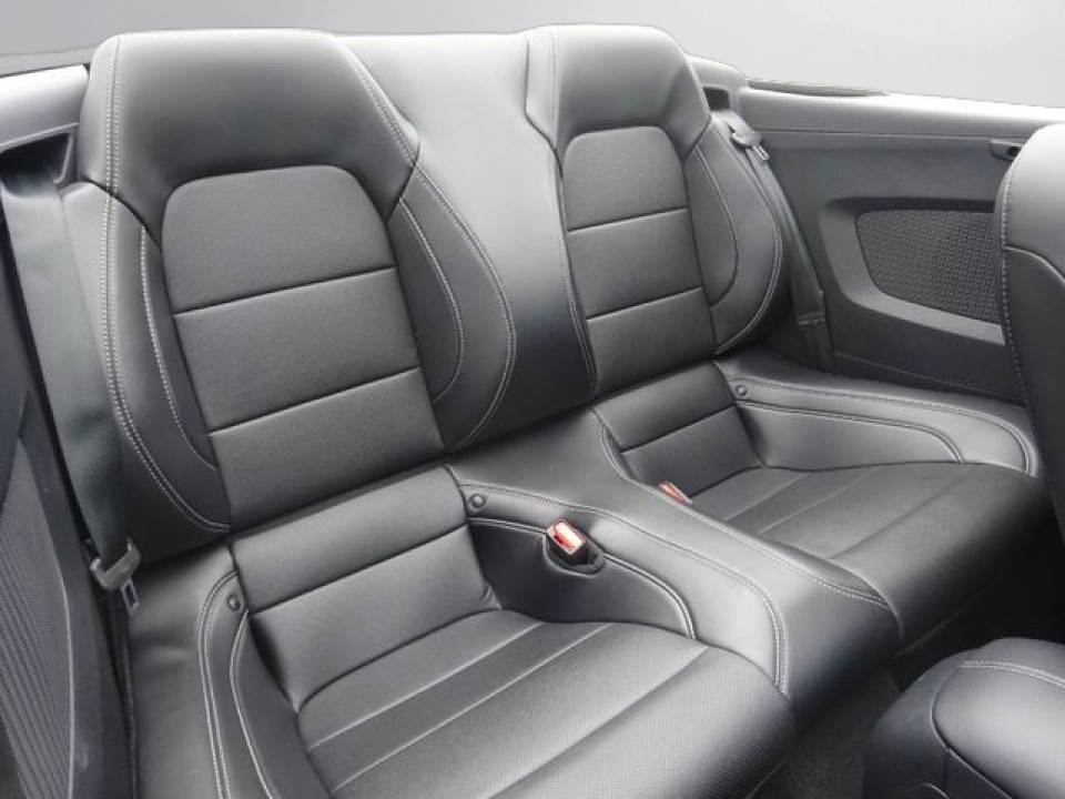 Ford Mustang - foto 14