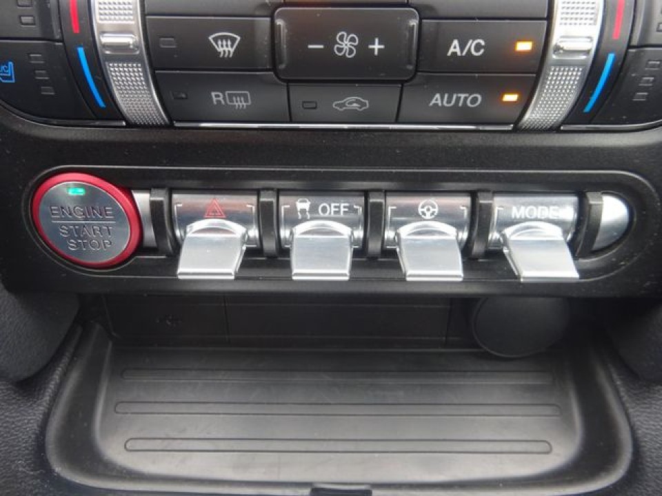 Ford Mustang - foto 23