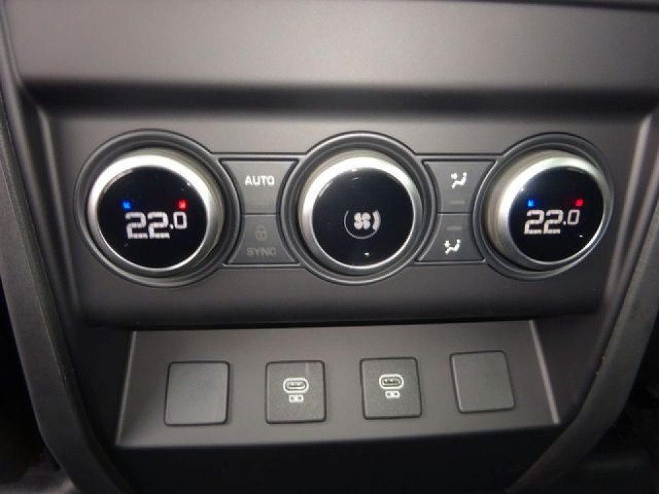 Land Rover Defender X-Dynamic HSE - foto 15
