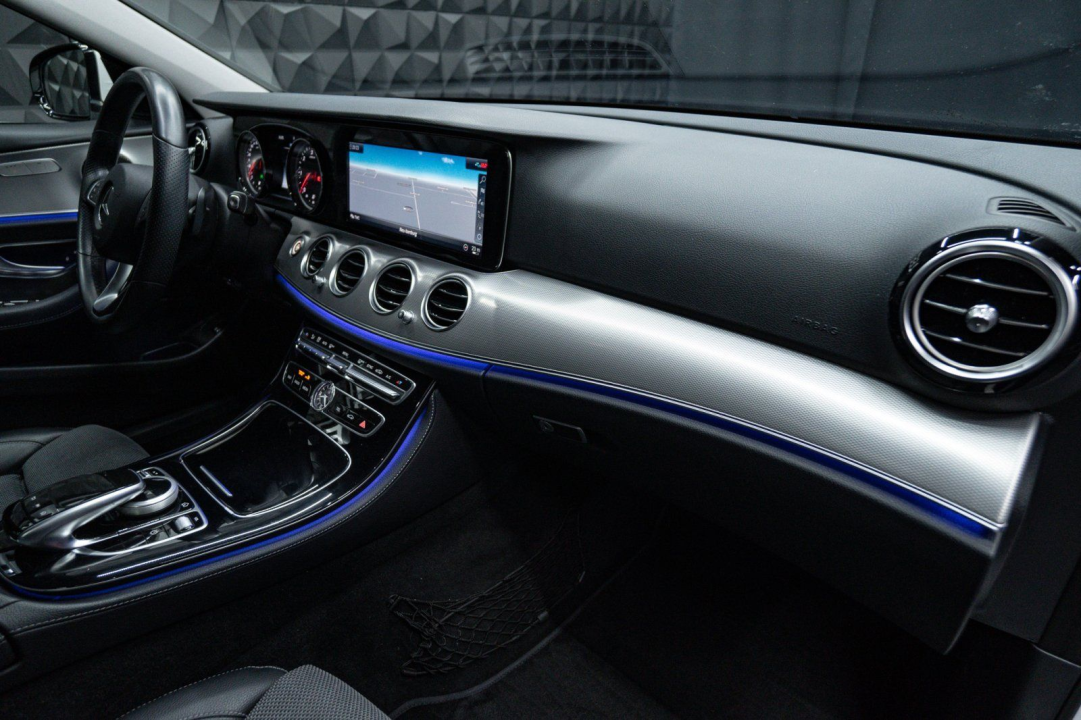 Mercedes-Benz E220d - foto 17