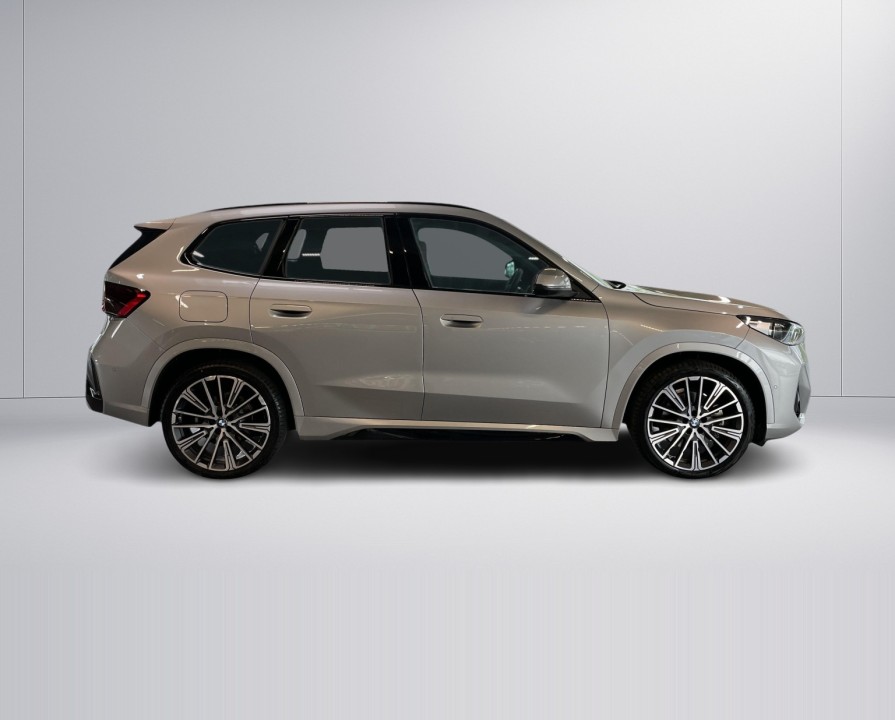 BMW X1 2025 — imagine 3