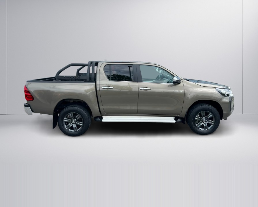 TOYOTA Hilux 2023 — imagine 2