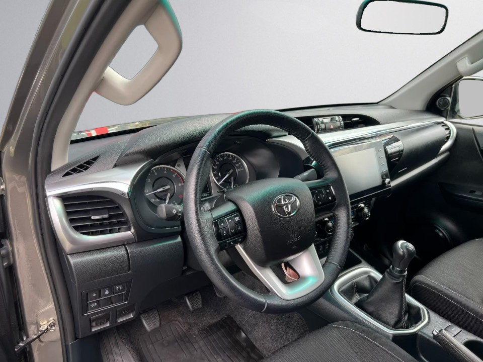 TOYOTA Hilux 2023 — imagine 18