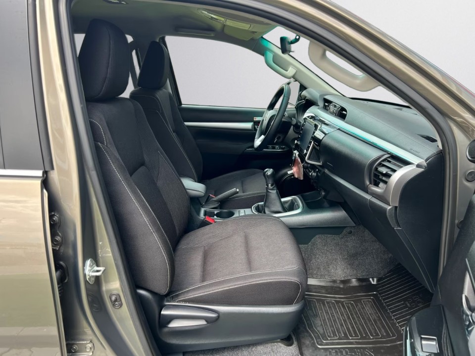 Toyota Hilux Comfort - foto 14