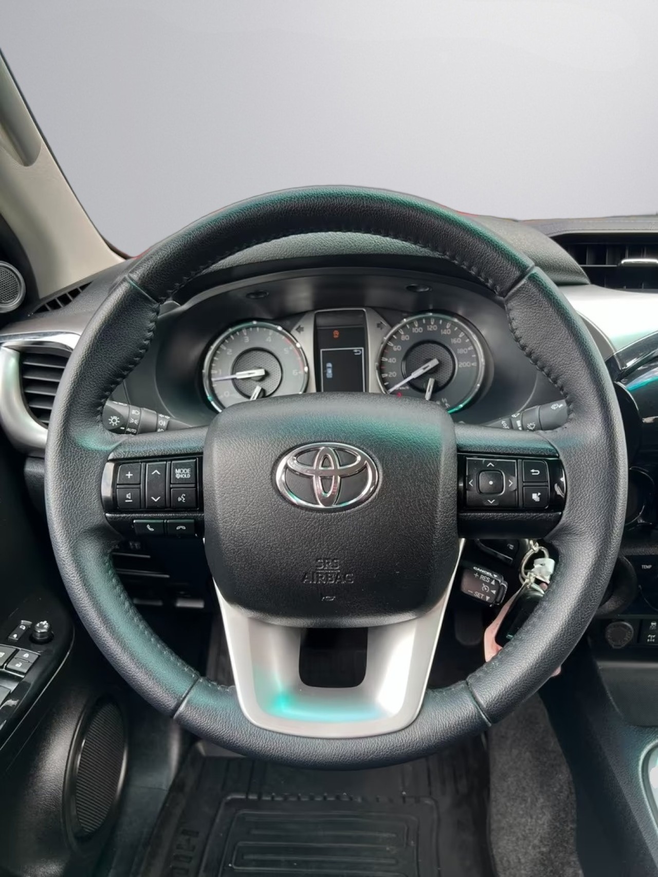TOYOTA Hilux 2023 — imagine 16