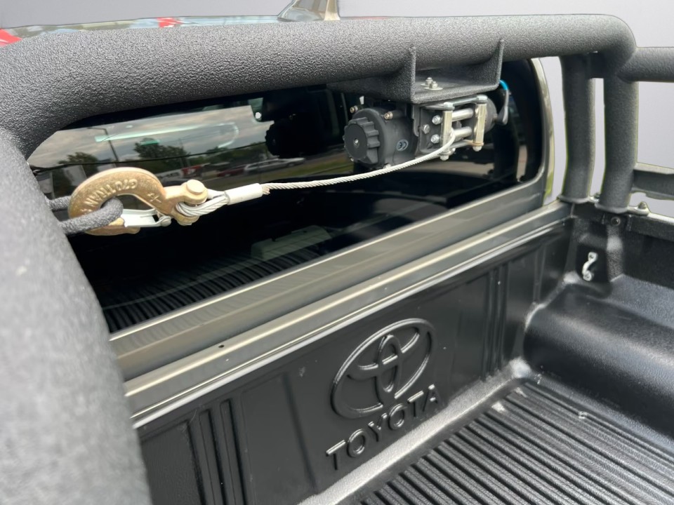 Toyota Hilux Comfort - foto 21