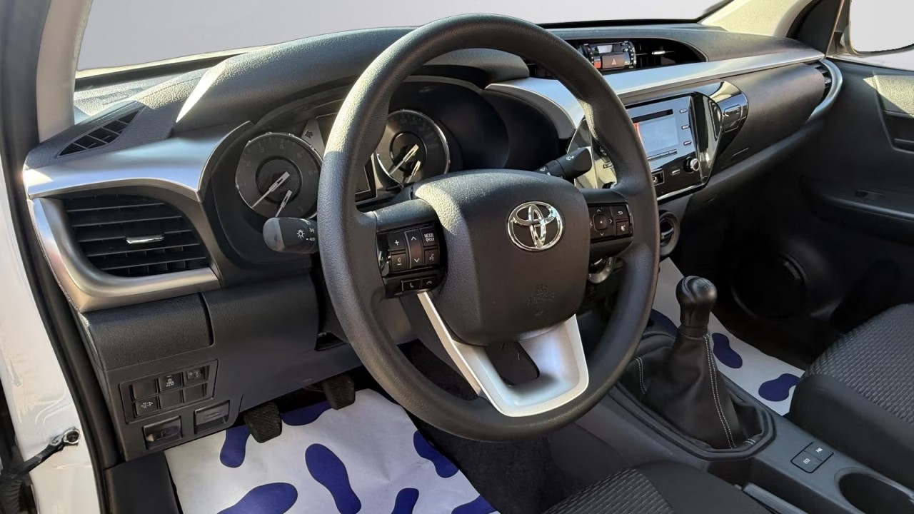 TOYOTA Hilux 2024 — imagine 14
