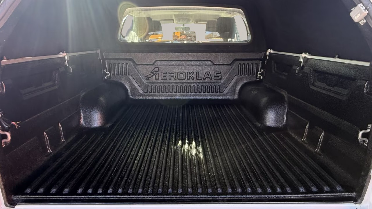 Toyota Hilux Double Cab - foto 17