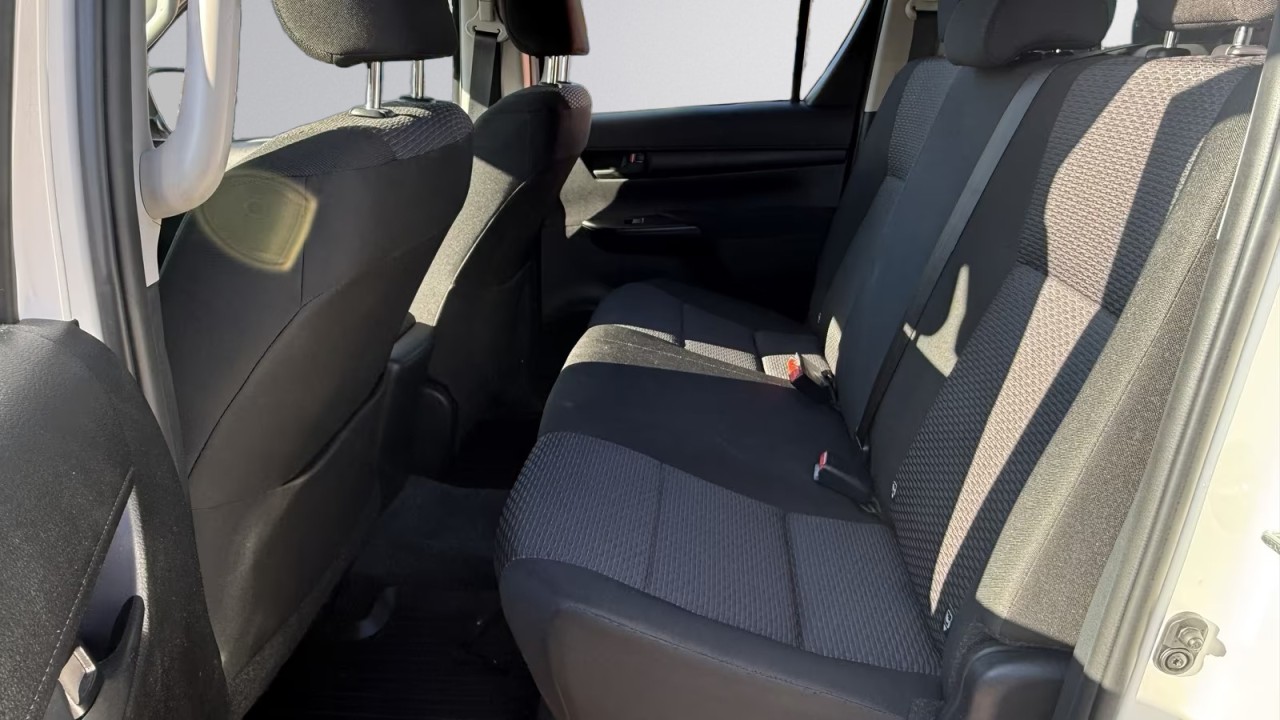 TOYOTA Hilux 2024 — imagine 17