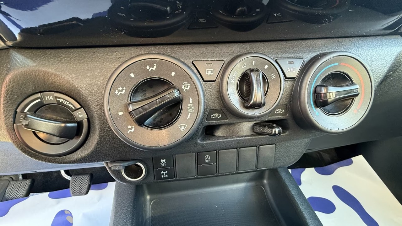 Toyota Hilux Double Cab - foto 18