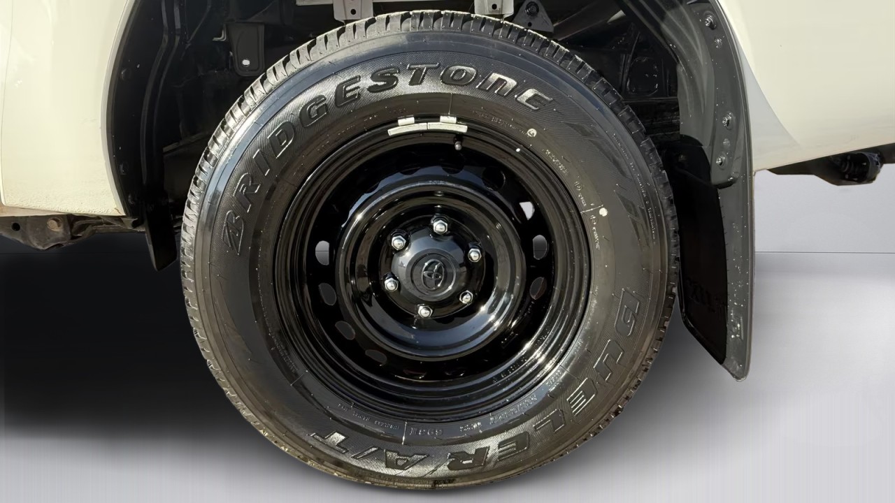 Toyota Hilux Double Cab - foto 23